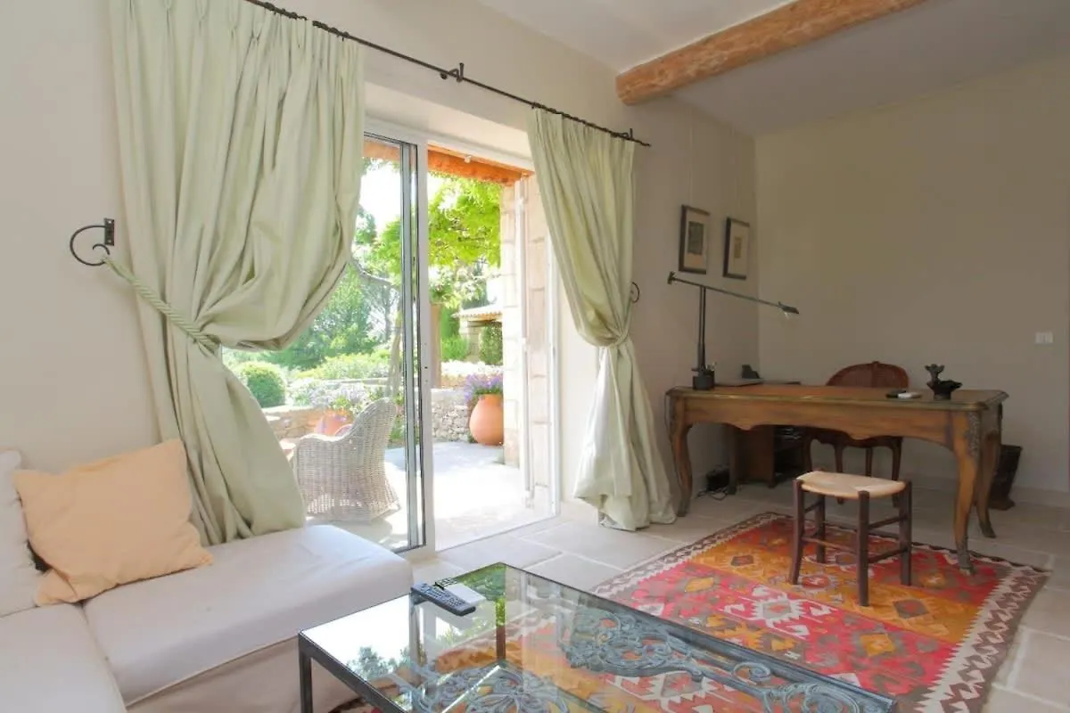 Villa Avec Piscine 3 Terrasses Dans Un Ecrin De Verdure Gordes 0*,